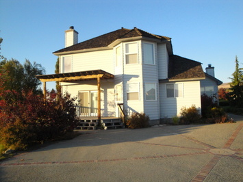 2280 Grand Ave