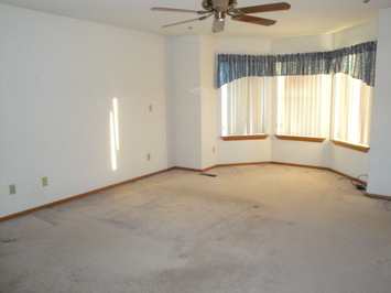 2280 Grand Ave