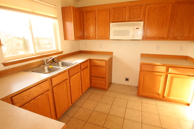 2425 HighlandView Drive