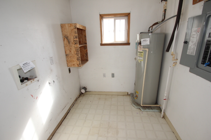 2.5 Acres, Home and Shop in Soap Lake