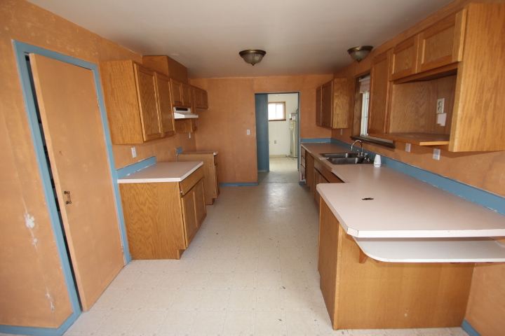 2.5 Acres, Home and Shop in Soap Lake
