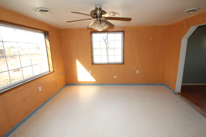 2.5 Acres, Home and Shop in Soap Lake