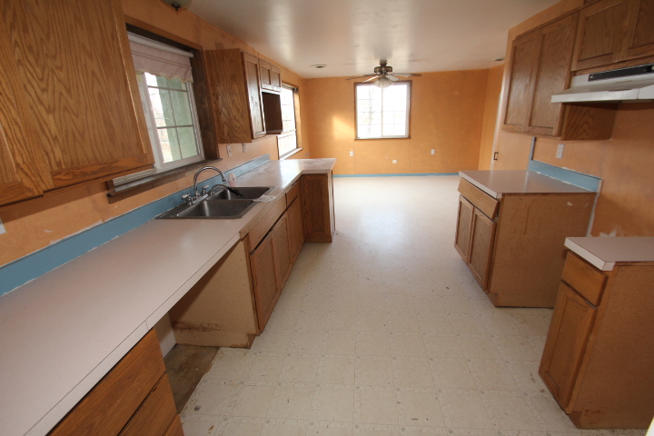 2.5 Acres, Home and Shop in Soap Lake