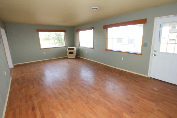 2.5 Acres, Home and Shop in Soap Lake