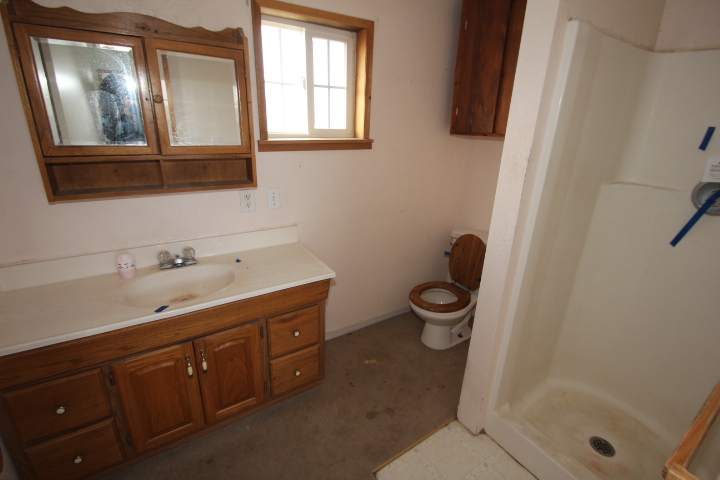 2.5 Acres, Home and Shop in Soap Lake