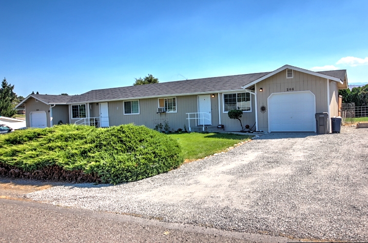 Duplex in East Wenatchee