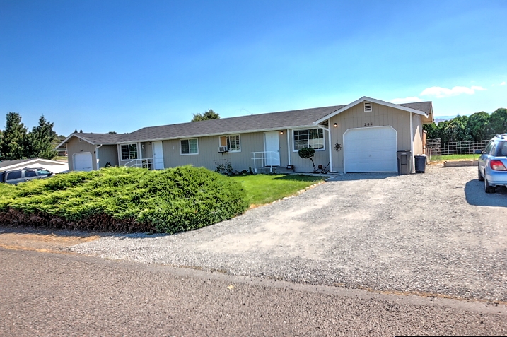 Duplex in East Wenatchee