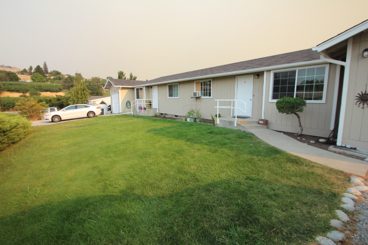 Duplex in East Wenatchee