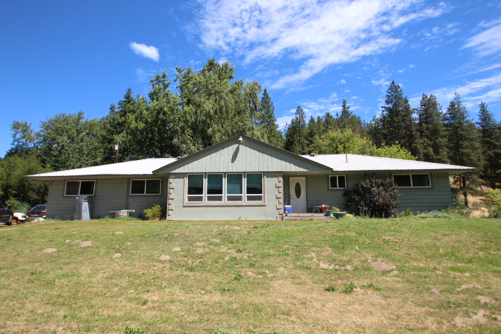 Leavenworth Home on 2.25 Acres