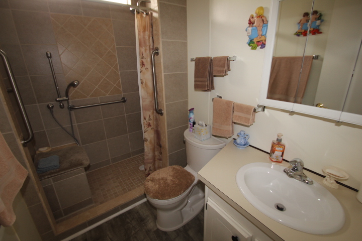 Clean and tidy 3 bedroom home in Maple Meadows