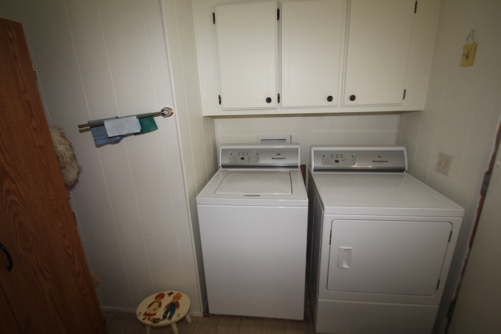 Clean and tidy 3 bedroom home in Maple Meadows