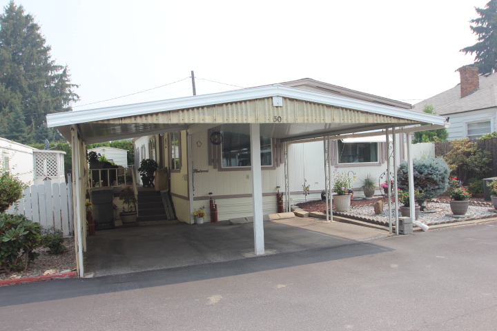 Clean and tidy 3 bedroom home in Maple Meadows