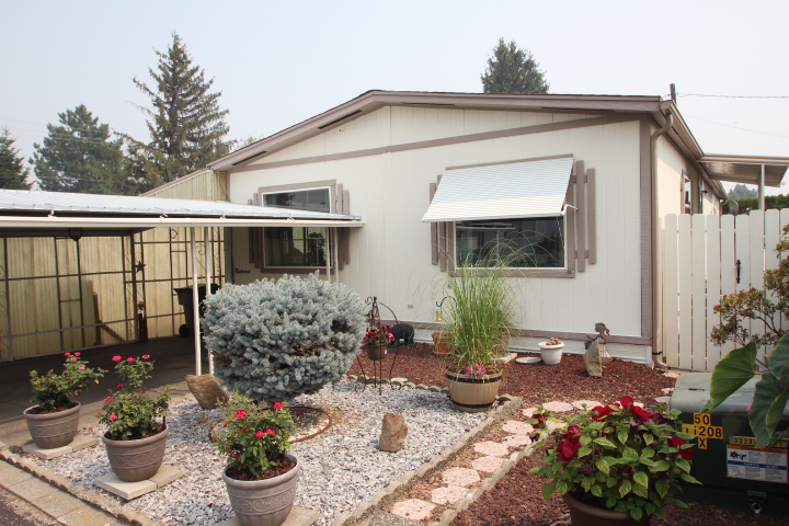 Clean and tidy 3 bedroom home in Maple Meadows