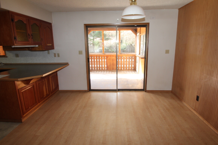 Leavenworth Home on a 1.06 acre Level Lot
