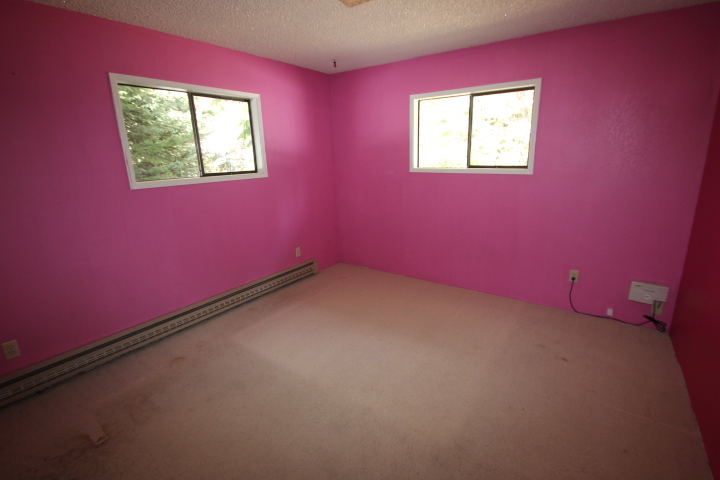 Leavenworth Home on a 1.06 acre Level Lot