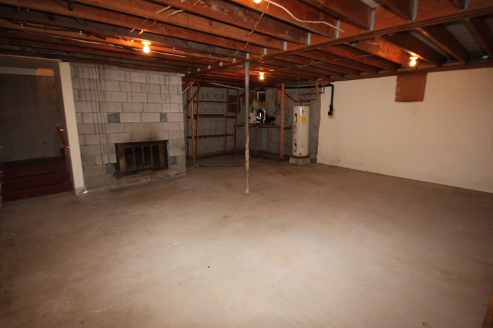 Leavenworth Home on a 1.06 acre Level Lot